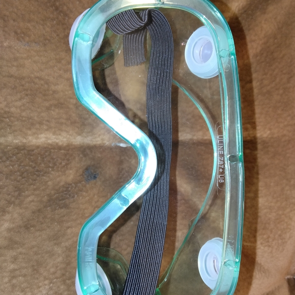 Clear VR Goggles with Black Strap - Picture 3 of 5